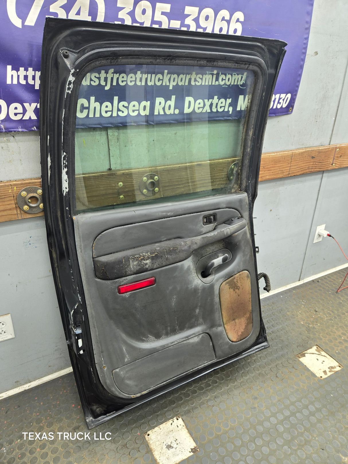 1999-2007 Chevrolet Silverado / GMC Sierra 1500 2500 3500 HD Rear Driver side LH Crew Cab rear door