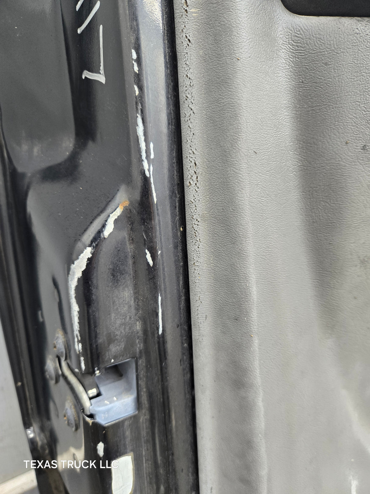 1999-2007 Chevrolet Silverado / GMC Sierra 1500 2500 3500 HD Rear Driver side LH Crew Cab rear door