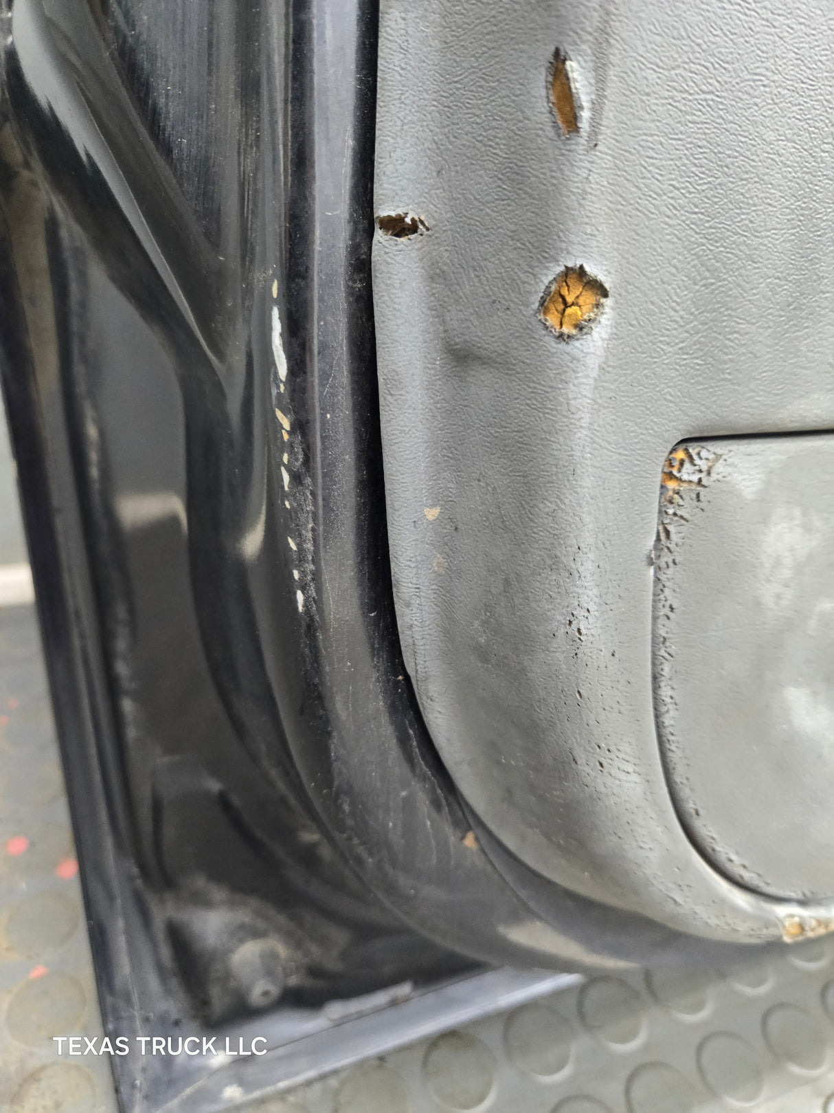 1999-2007 Chevrolet Silverado / GMC Sierra 1500 2500 3500 HD Rear Driver side LH Crew Cab rear door