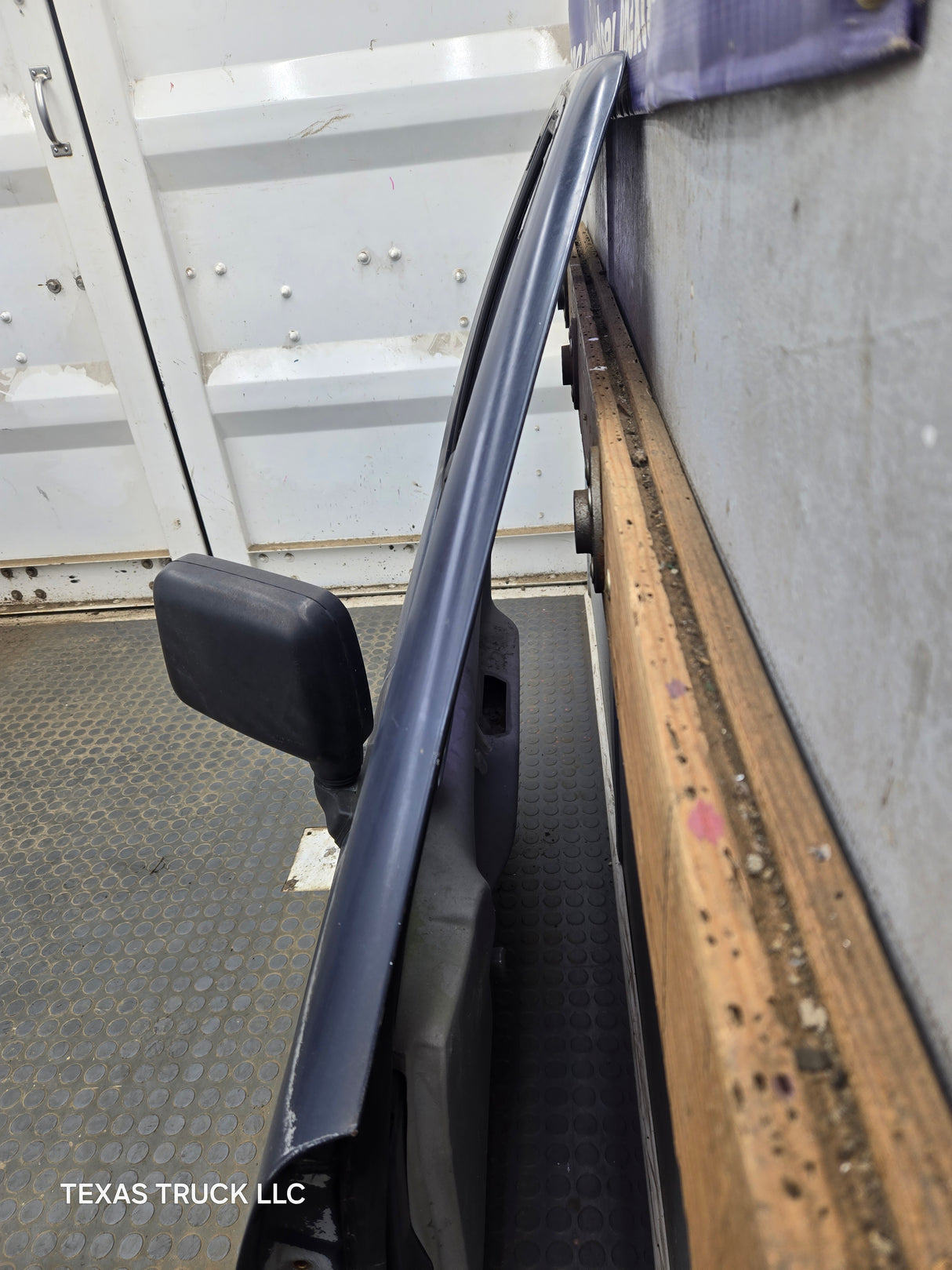 1988-1996 Isuzu Pickup RH Passenger Side Front Door