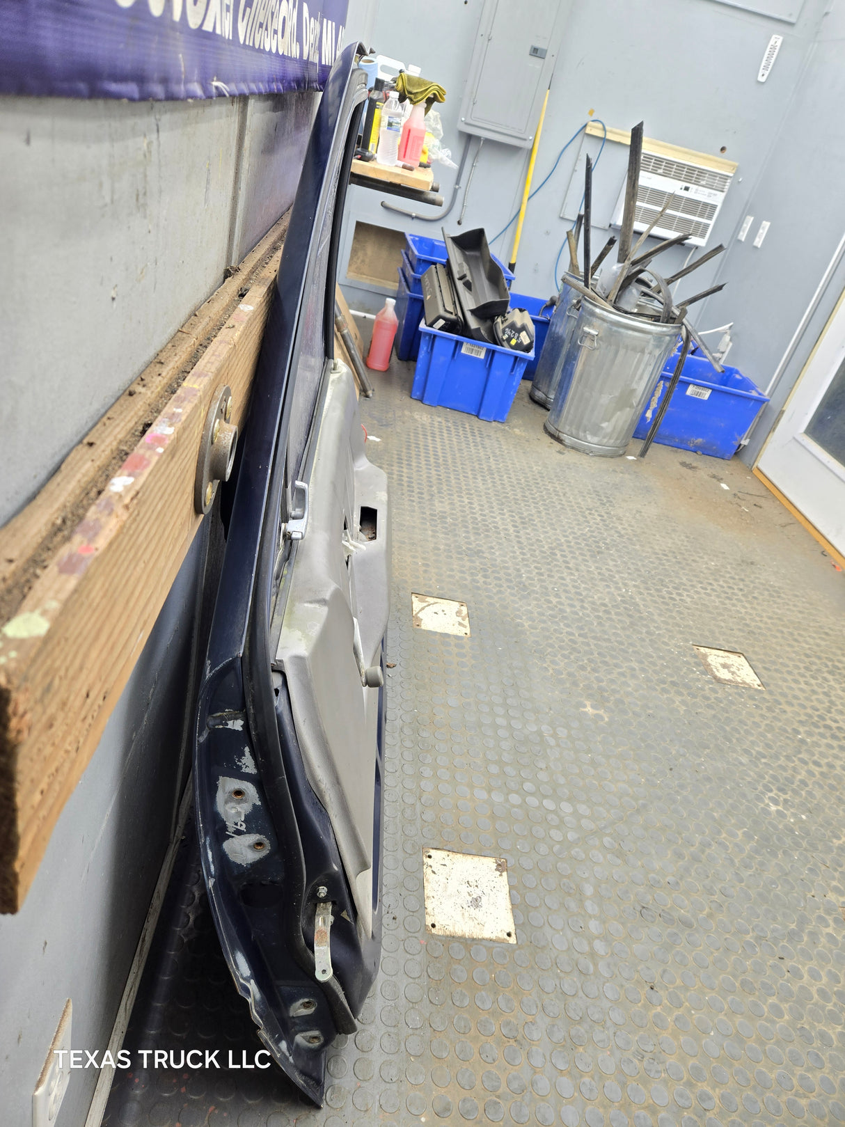1988-1996 Isuzu Pickup RH Passenger Side Front Door
