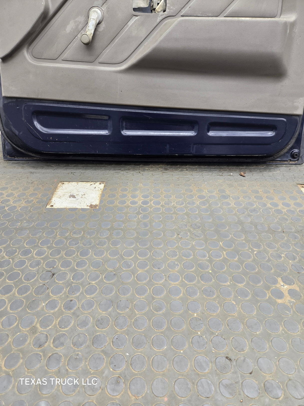 1988-1996 Isuzu Pickup RH Passenger Side Front Door