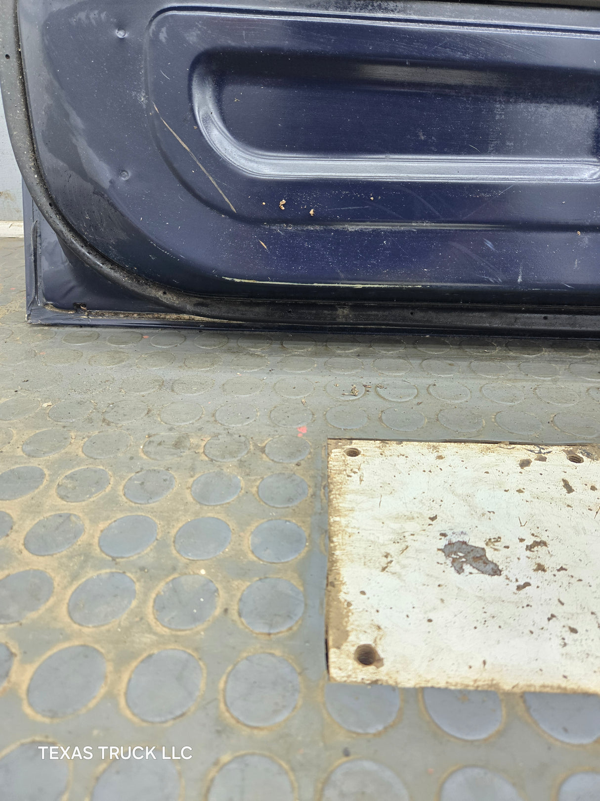 1988-1996 Isuzu Pickup RH Passenger Side Front Door