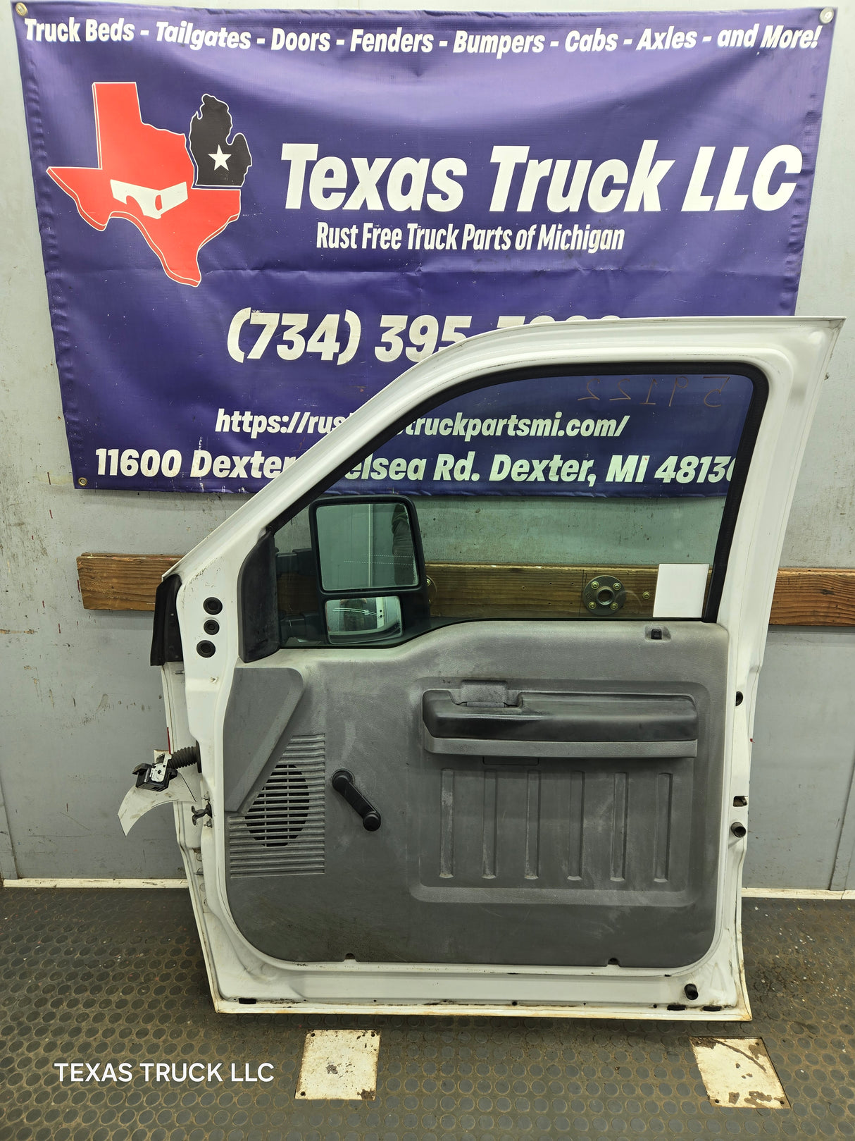 2012-2016 Ford Super Duty Passenger Side Front Door RH F250 F350 F450 F550 - Oxford White