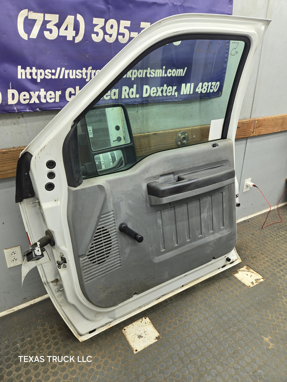 2012-2016 Ford Super Duty Passenger Side Front Door RH F250 F350 F450 F550 - Oxford White