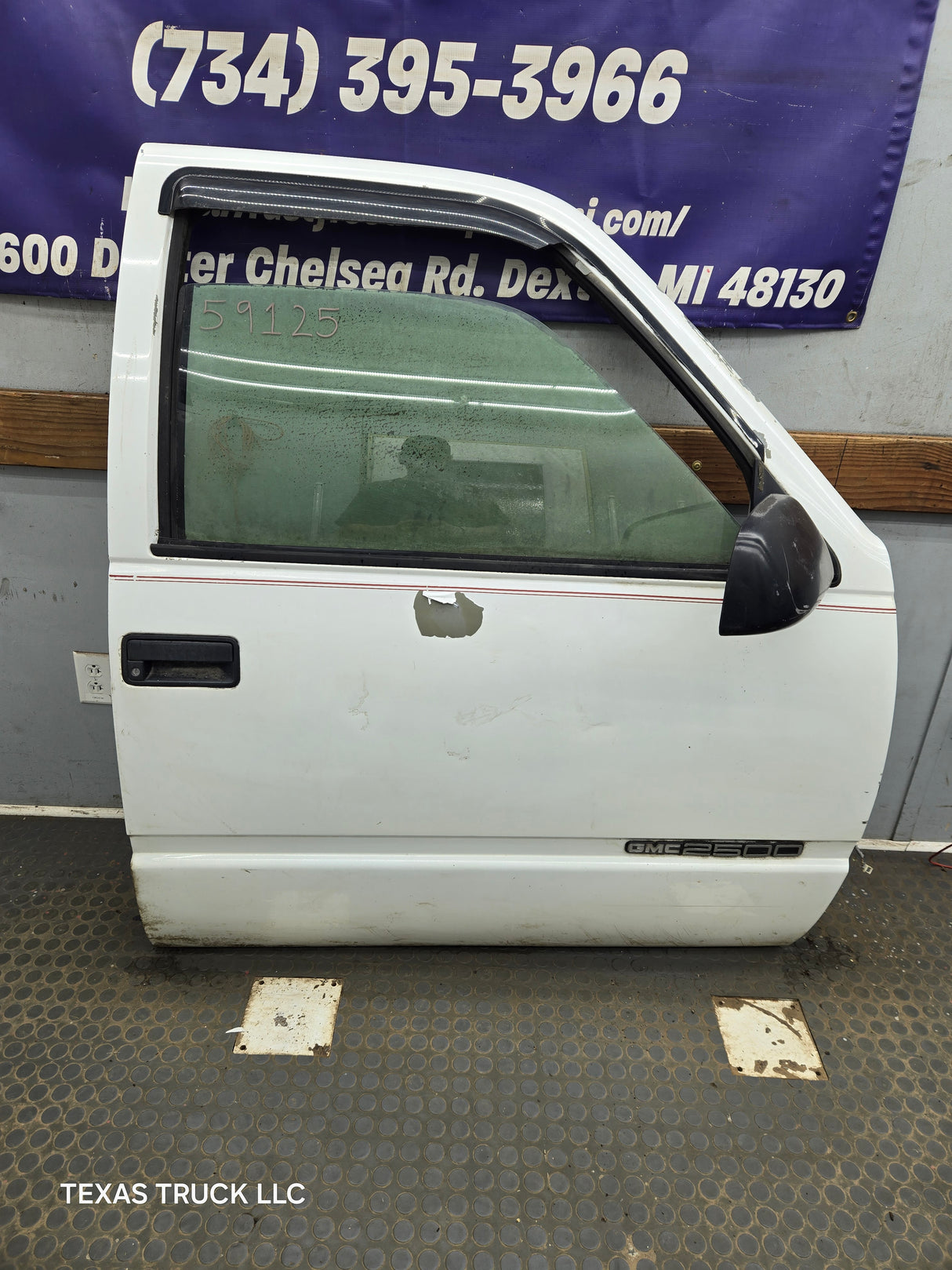 1988-2000 Chevrolet Silverado Suburban GMC Sierra RH Front Passenger Door