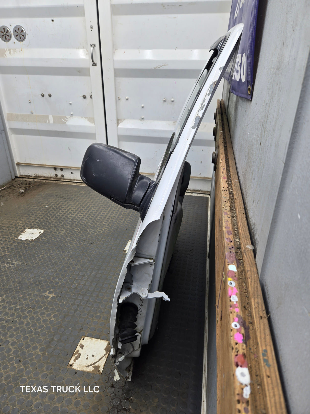 1988-2000 Chevrolet Silverado Suburban GMC Sierra RH Front Passenger Door