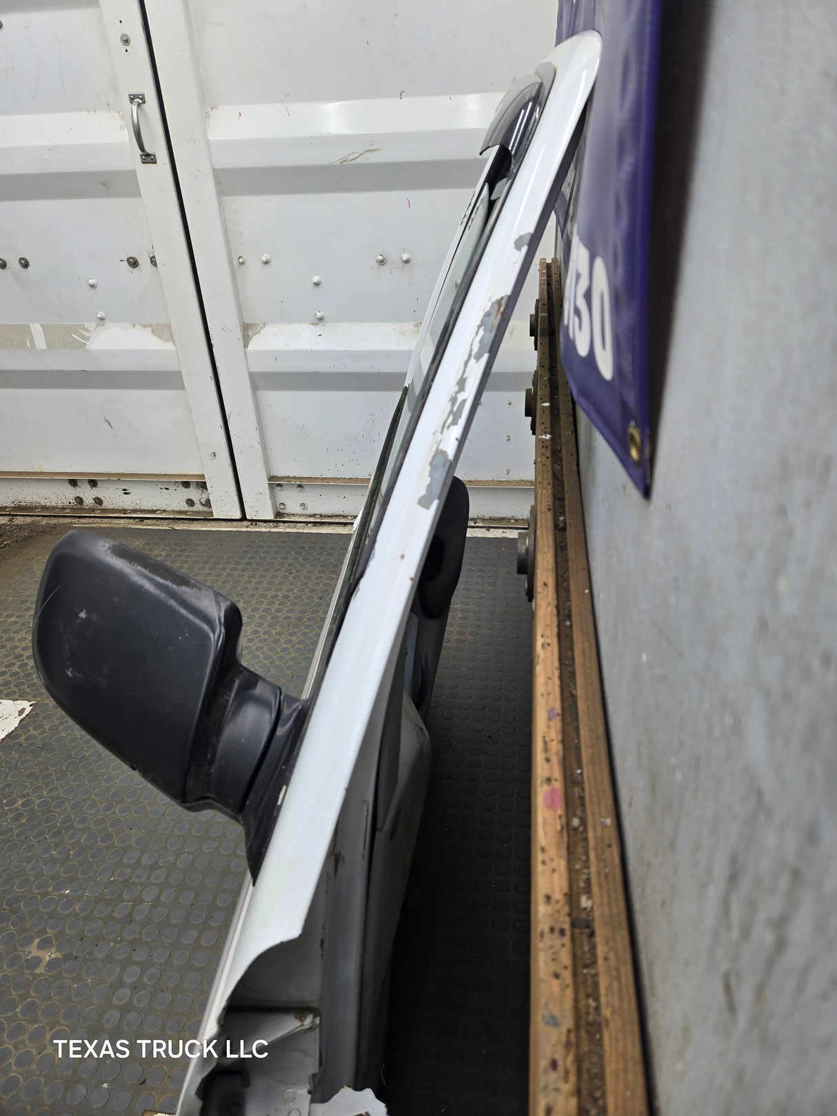 1988-2000 Chevrolet Silverado Suburban GMC Sierra RH Front Passenger Door