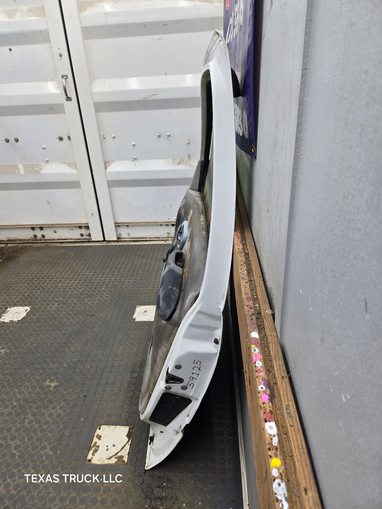 1988-2000 Chevrolet Silverado Suburban GMC Sierra RH Front Passenger Door