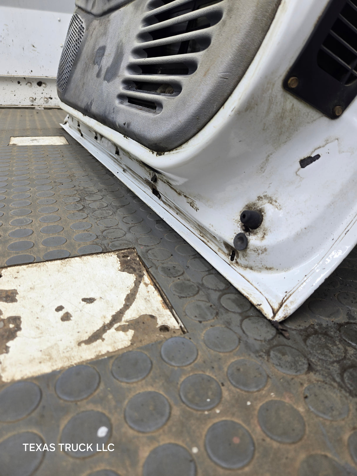 1988-2000 Chevrolet Silverado Suburban GMC Sierra RH Front Passenger Door