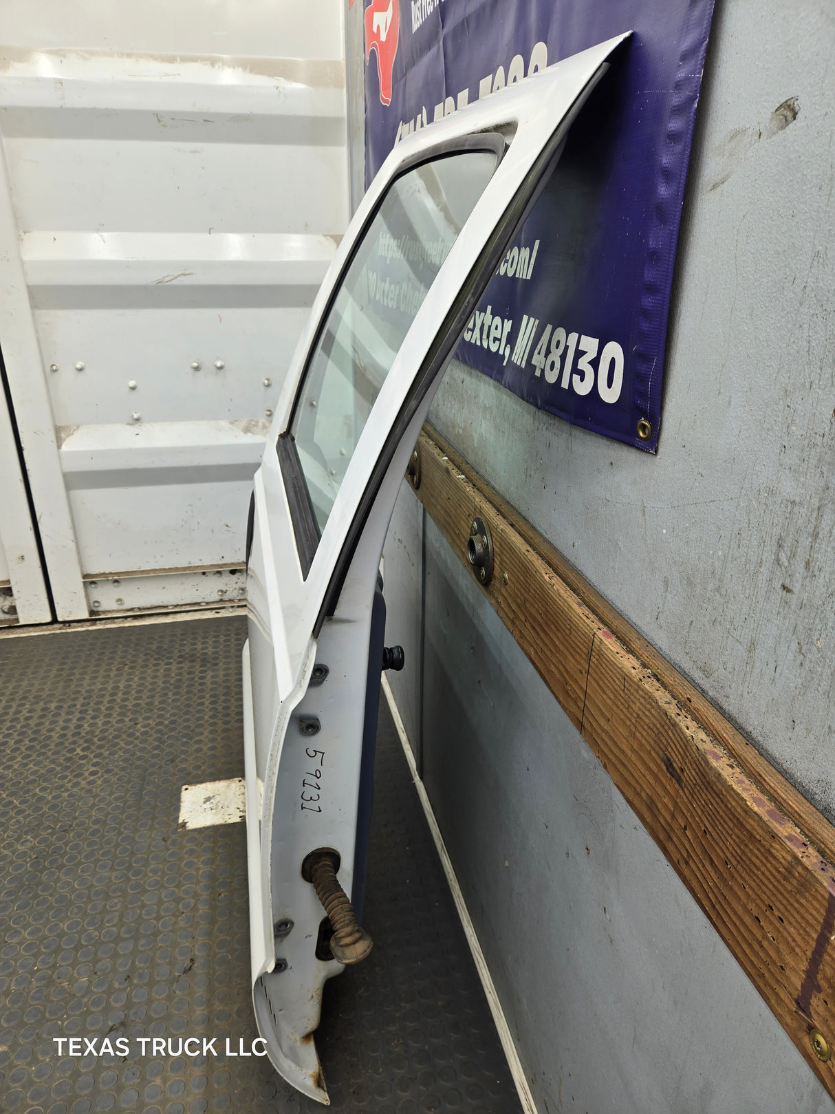 1999-2011 Ford Super Duty F250 F350 F450 F550 RH Crew Cab Passenger Side Rear Door