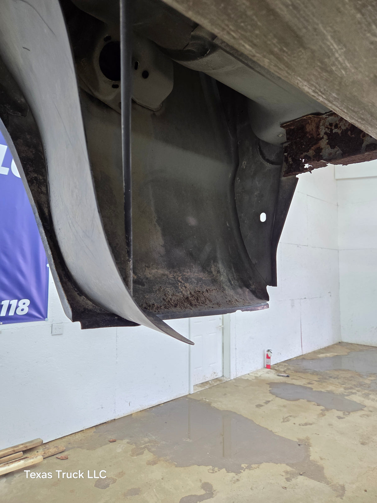 1999-2010 Ford Super Duty F250 F350 6' 9" Short Truck Bed