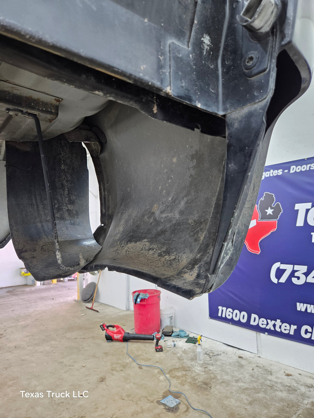 1999-2010 Ford Super Duty F250 F350 6' 9" Short Truck Bed