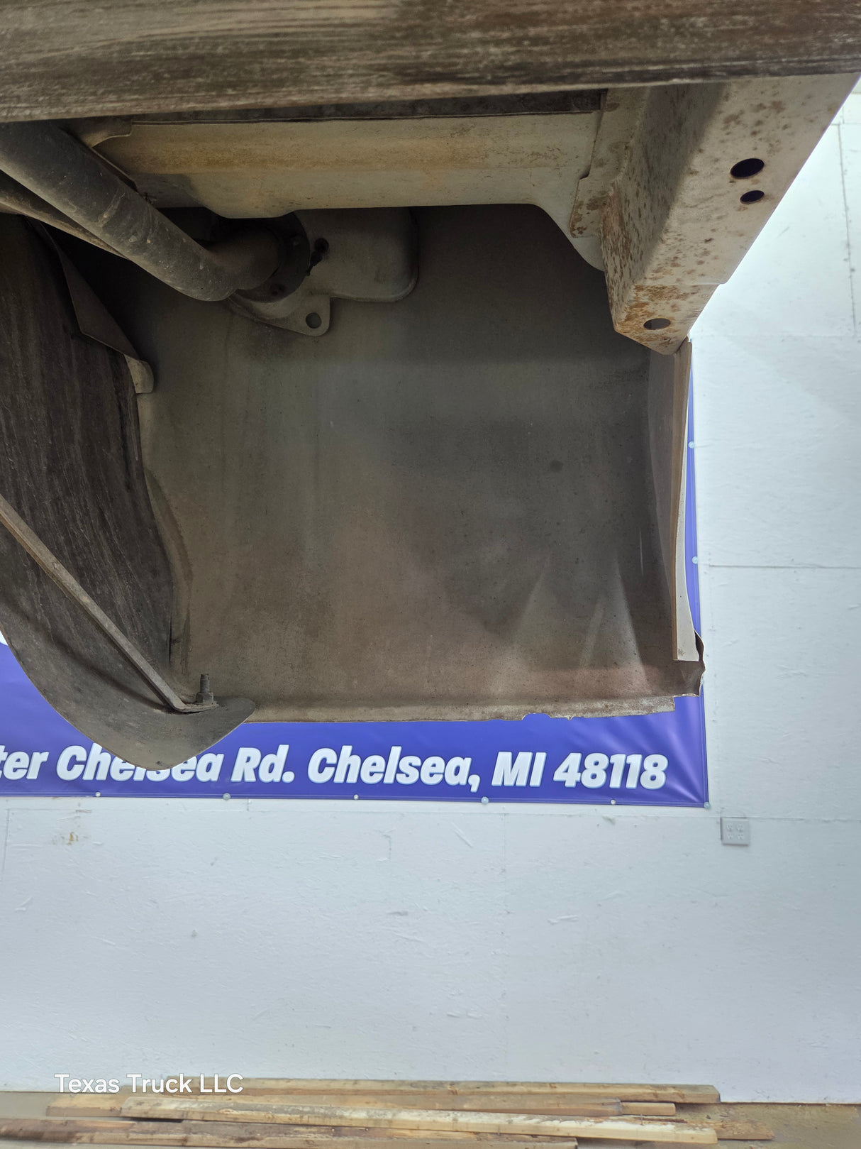 1999-2010 Ford Super Duty F250 F350 6' 9" Short Truck Bed