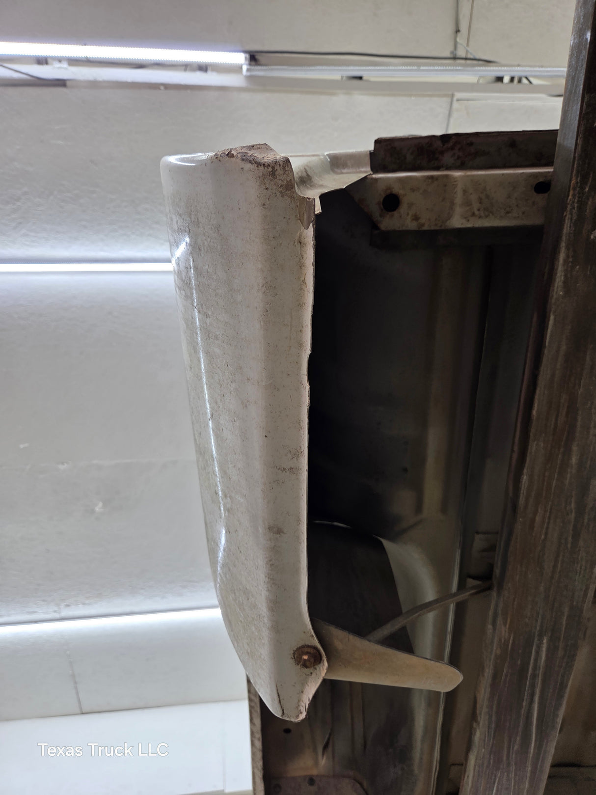 1999-2010 Ford Super Duty F250 F350 6' 9" Short Truck Bed