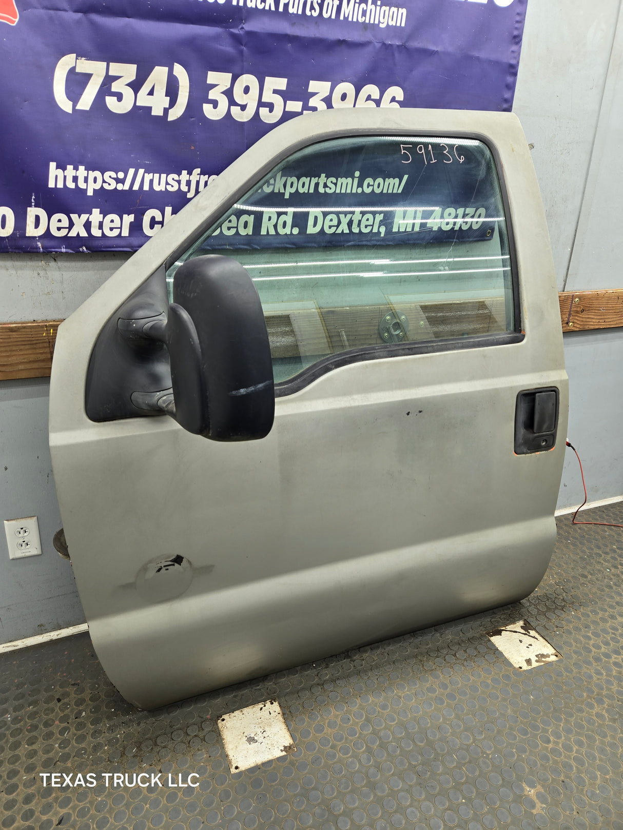 1999-2011 Ford Super Duty LH Driver Side Front Door F250 F350 F450 F550