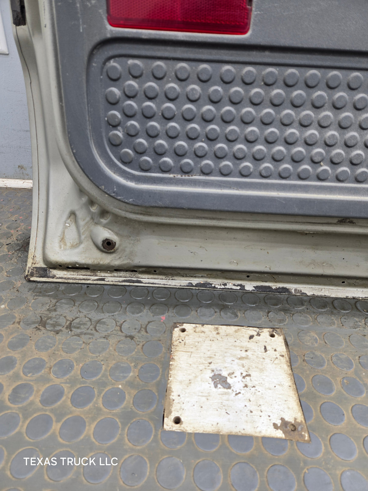 1999-2011 Ford Super Duty LH Driver Side Front Door F250 F350 F450 F550