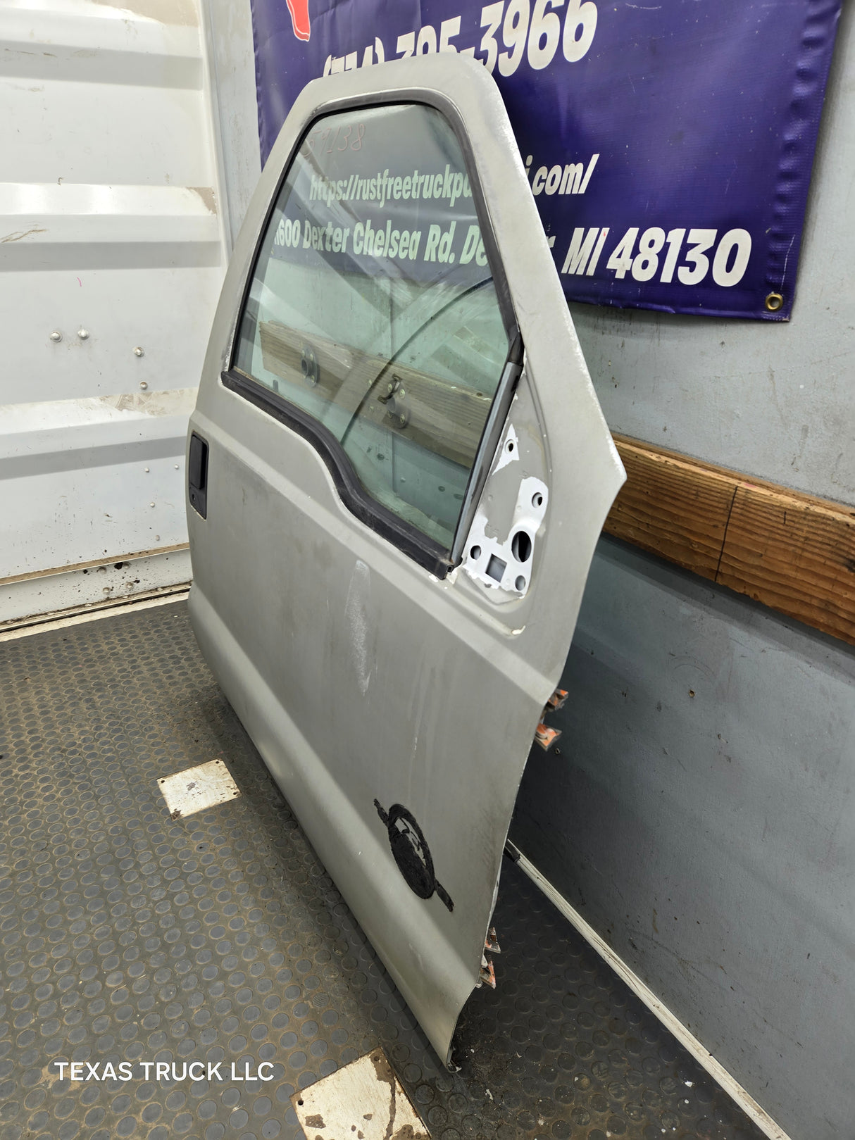 1999-2011 Ford Super Duty / Excursion Front Passenger RH Door F250 F350 F450 F550