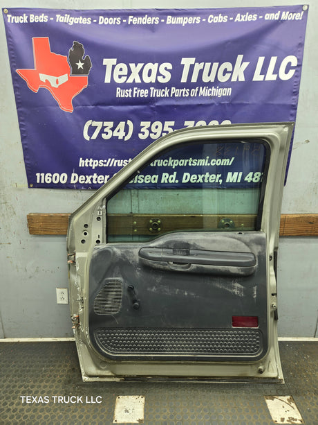 1999-2007 Ford Super Duty / Excursion Front Passenger RH Door F250 F350 F450 F550