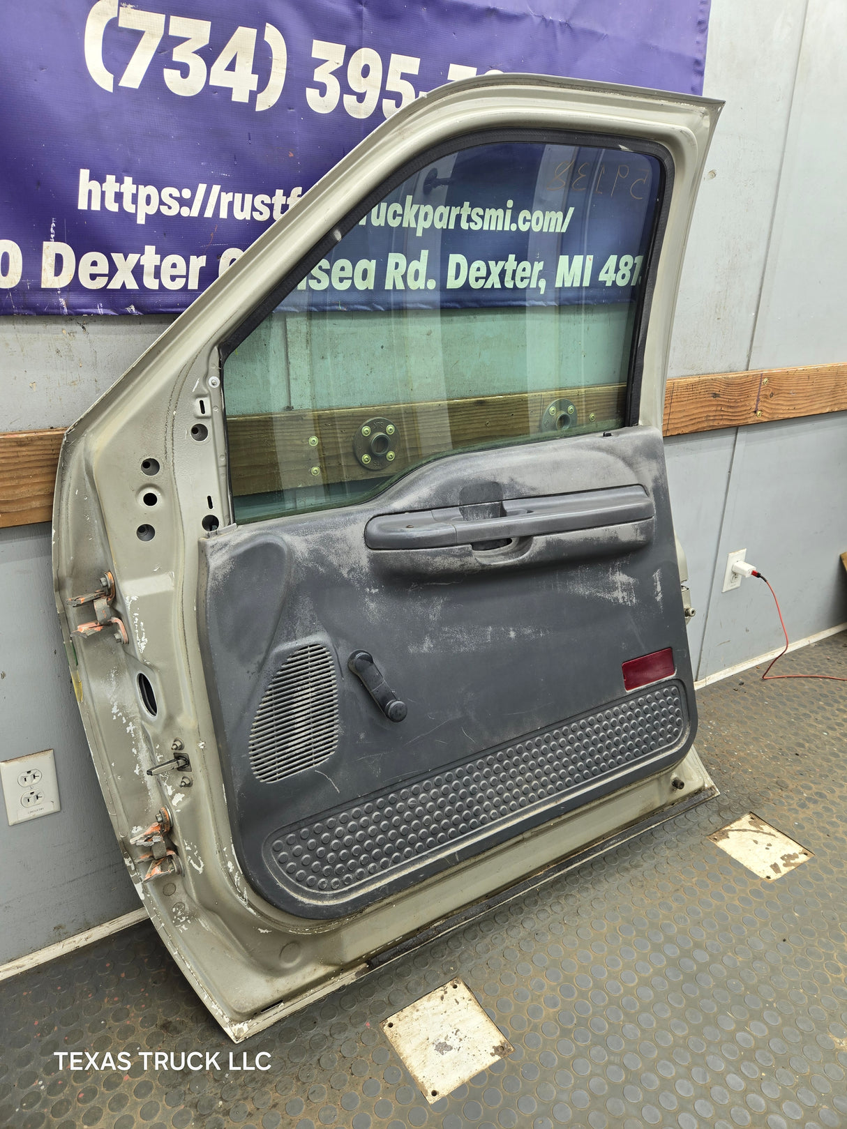 1999-2011 Ford Super Duty / Excursion Front Passenger RH Door F250 F350 F450 F550