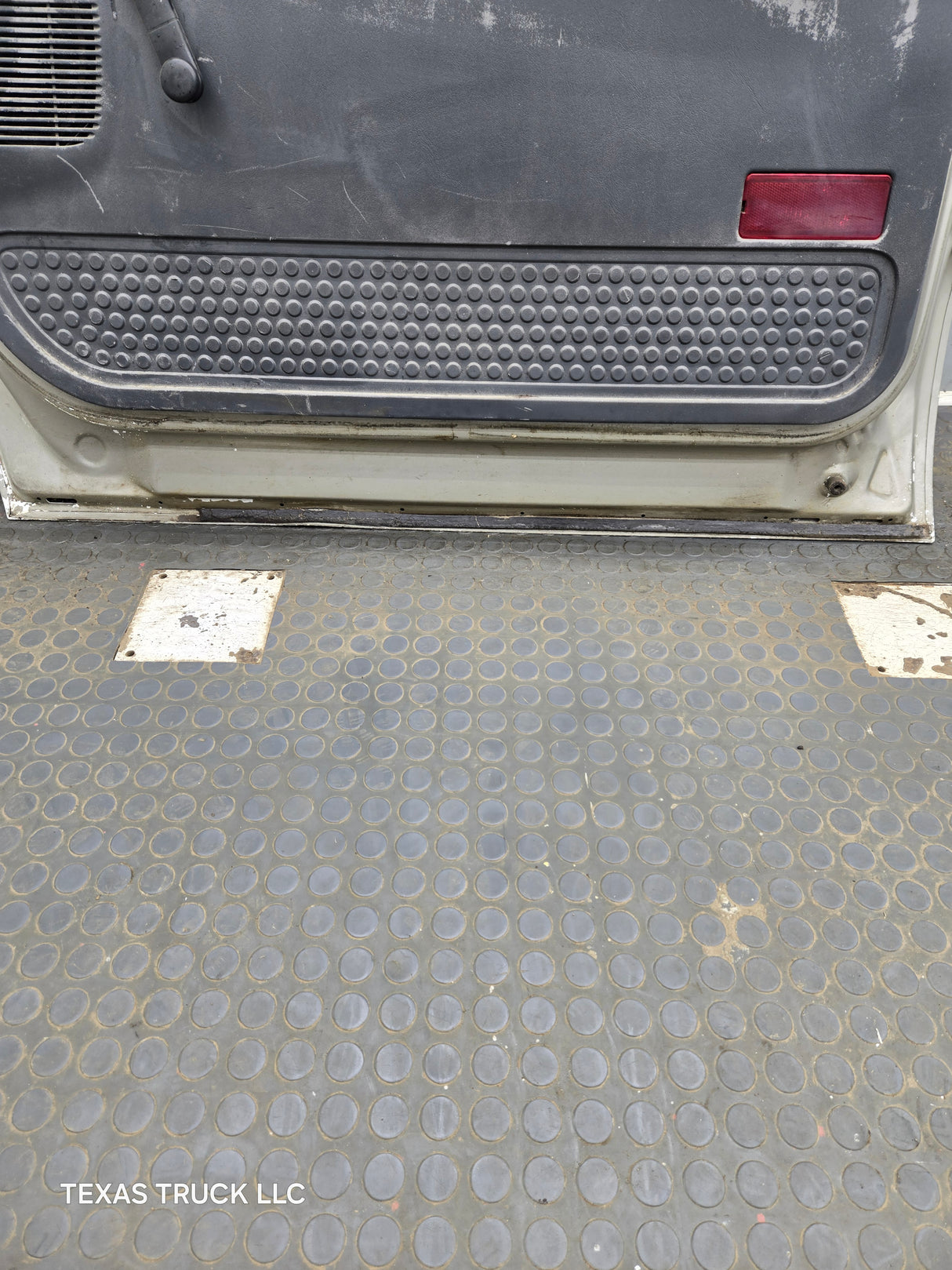 1999-2011 Ford Super Duty / Excursion Front Passenger RH Door F250 F350 F450 F550