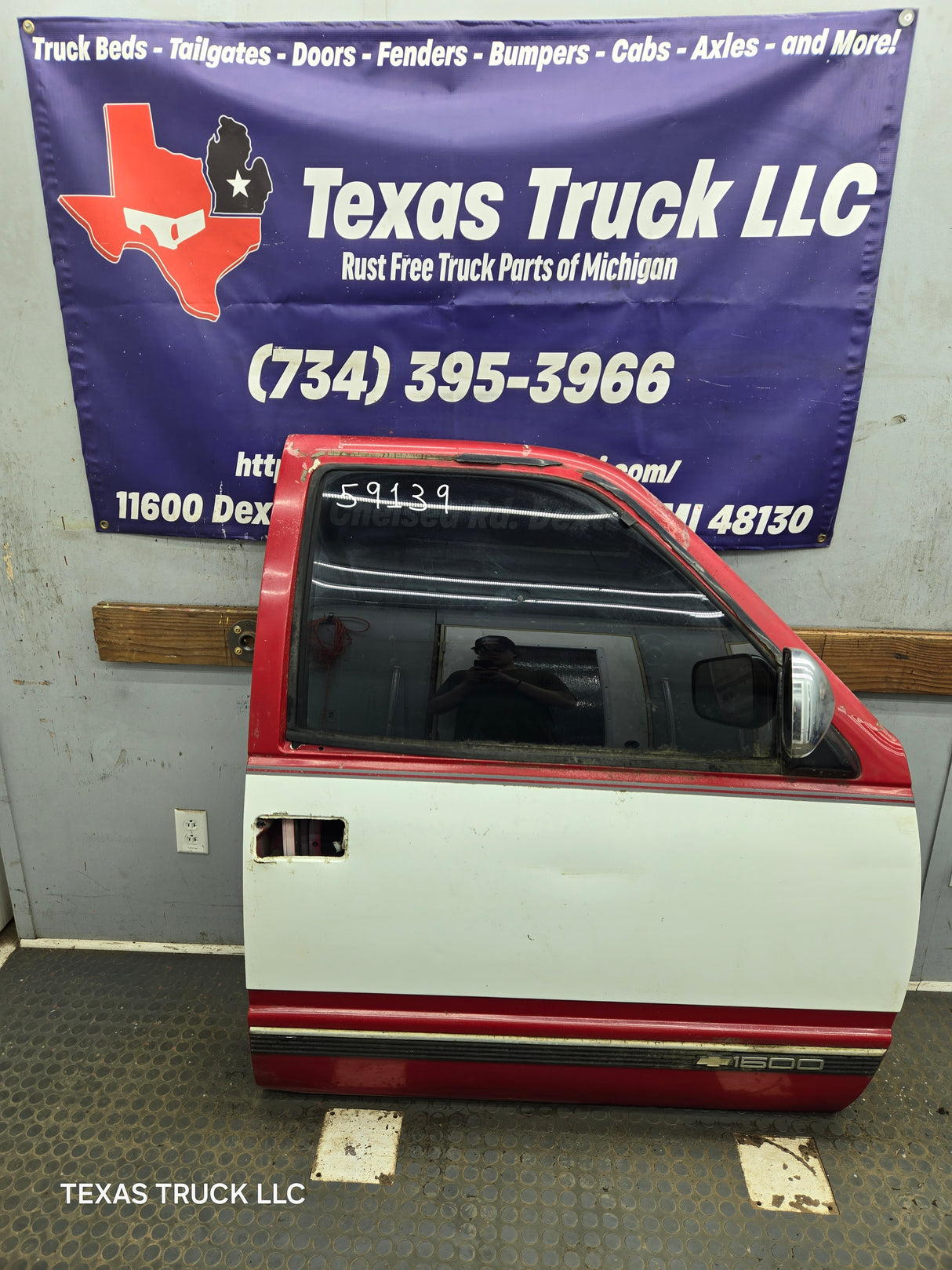 1988-2000 Chevrolet Silverado Suburban GMC Sierra RH Front Passenger Door