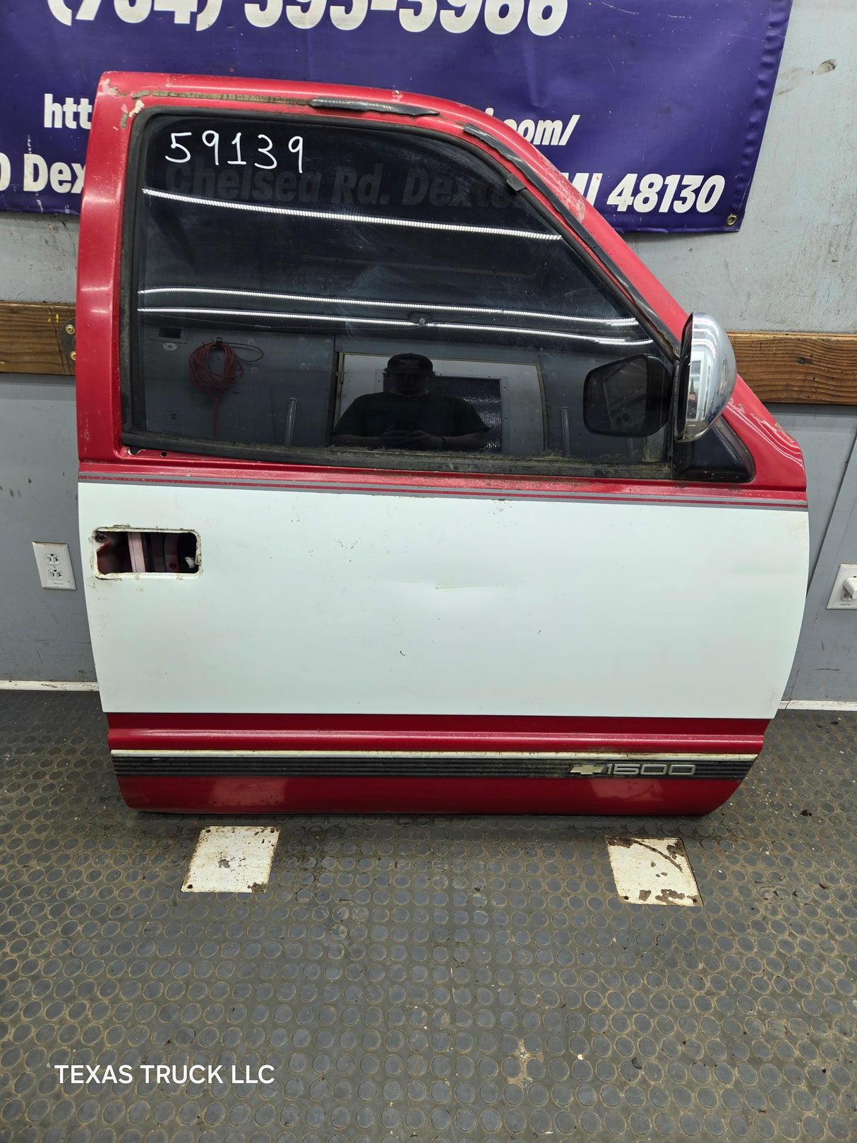 1988-2000 Chevrolet Silverado Suburban GMC Sierra RH Front Passenger Door