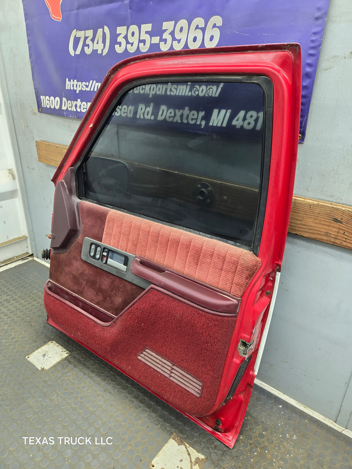 1988-2000 Chevrolet Silverado Suburban GMC Sierra RH Front Passenger Door