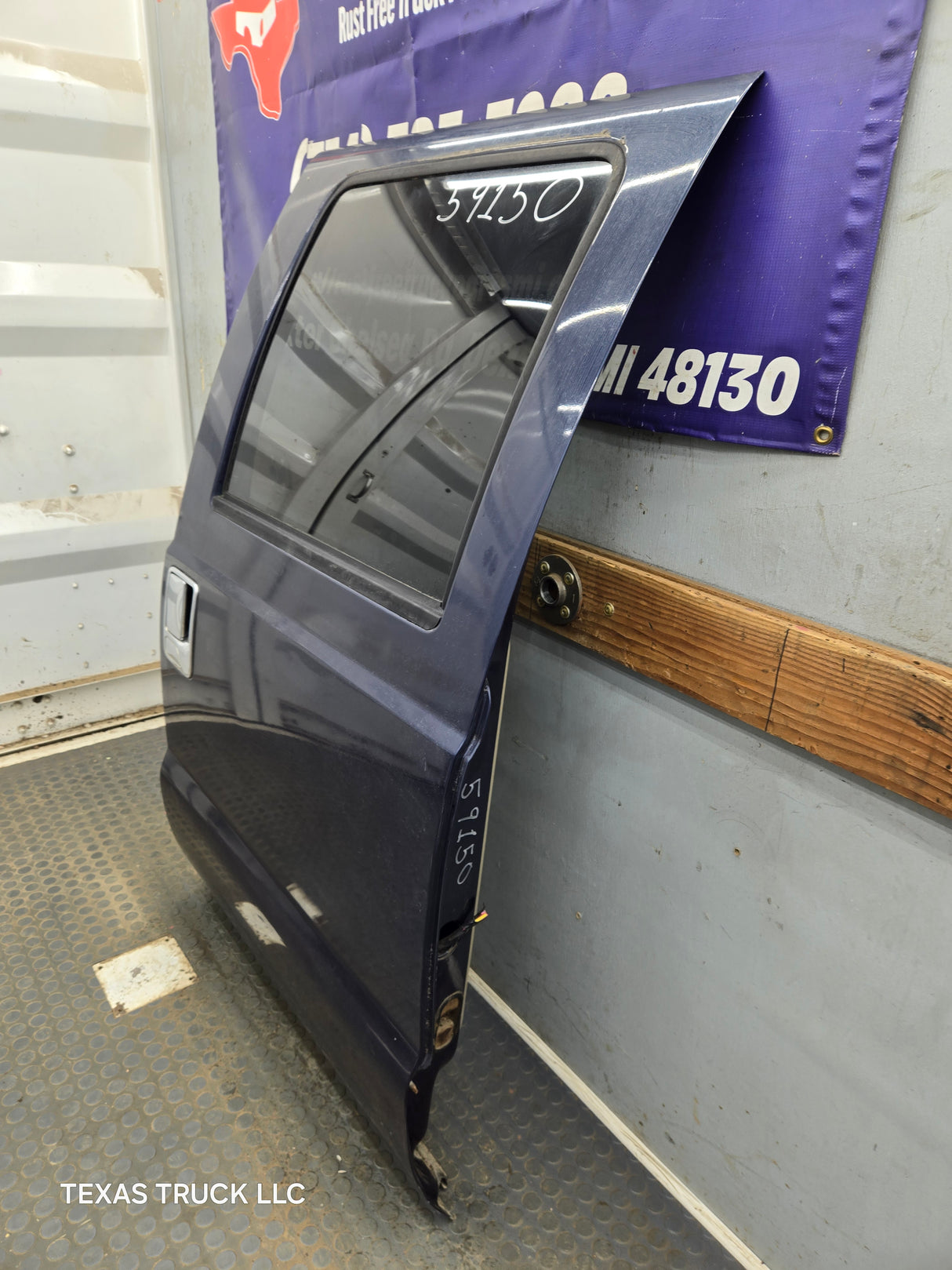 1999-2011 Ford Super Duty F250 F350 F450 F550 RH Crew Cab Passenger Side Rear Door