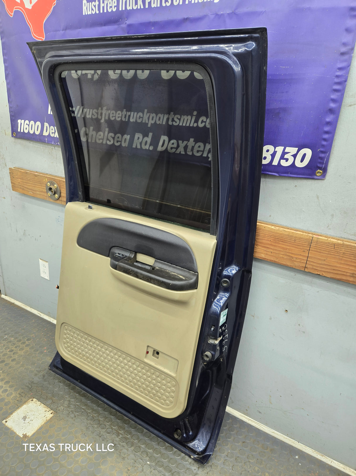 1999-2011 Ford Super Duty F250 F350 F450 F550 RH Crew Cab Passenger Side Rear Door