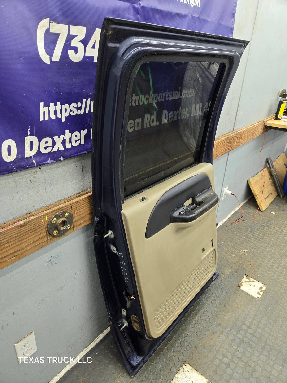 1999-2011 Ford Super Duty F250 F350 F450 F550 RH Crew Cab Passenger Side Rear Door