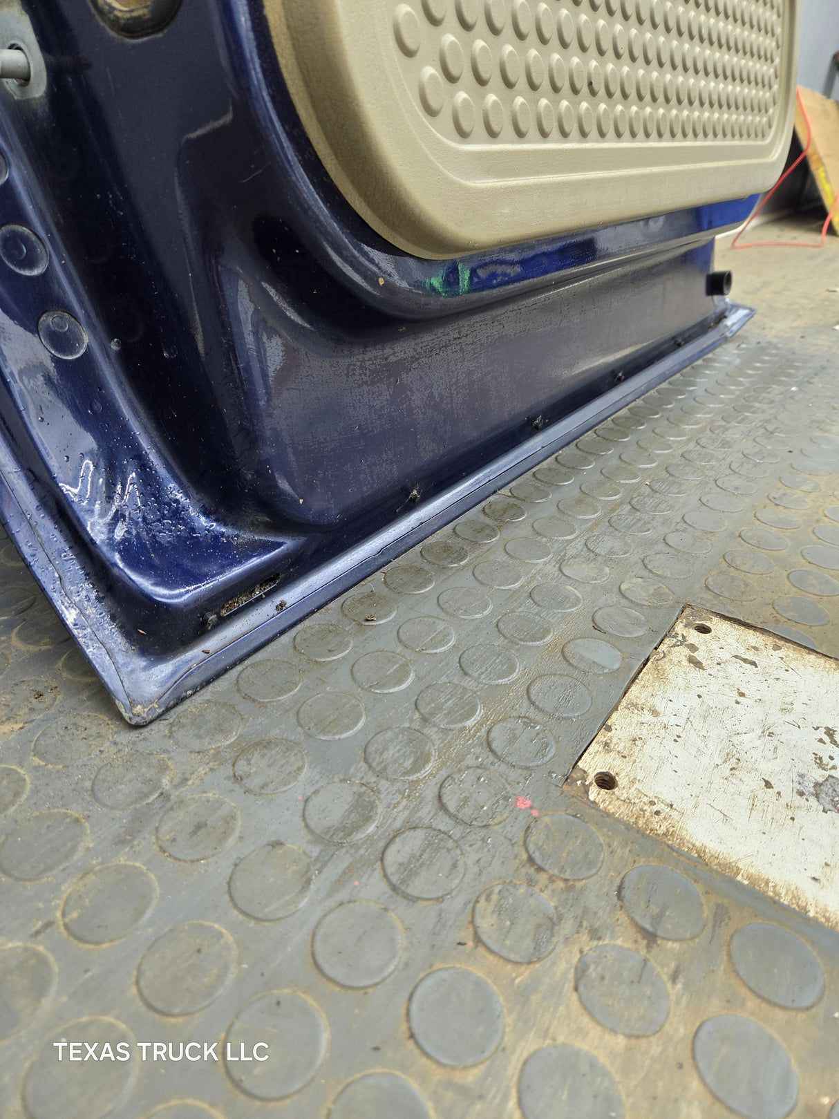 1999-2011 Ford Super Duty F250 F350 F450 F550 RH Crew Cab Passenger Side Rear Door