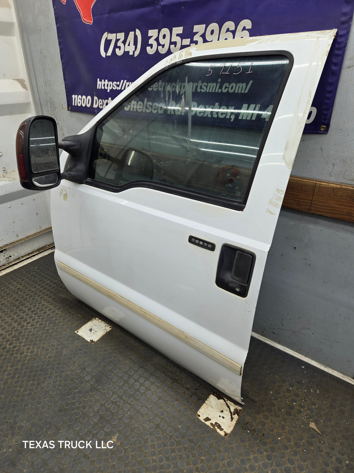1999-2011 Ford Super Duty LH Driver Side Front Door F250 F350 F450 F550