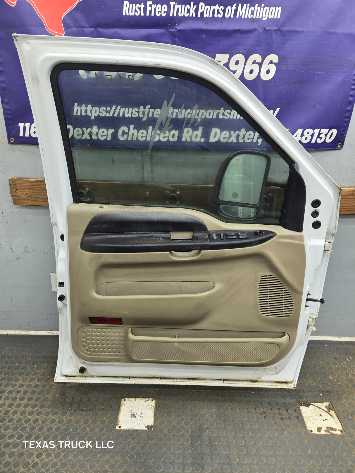 1999-2011 Ford Super Duty LH Driver Side Front Door F250 F350 F450 F550
