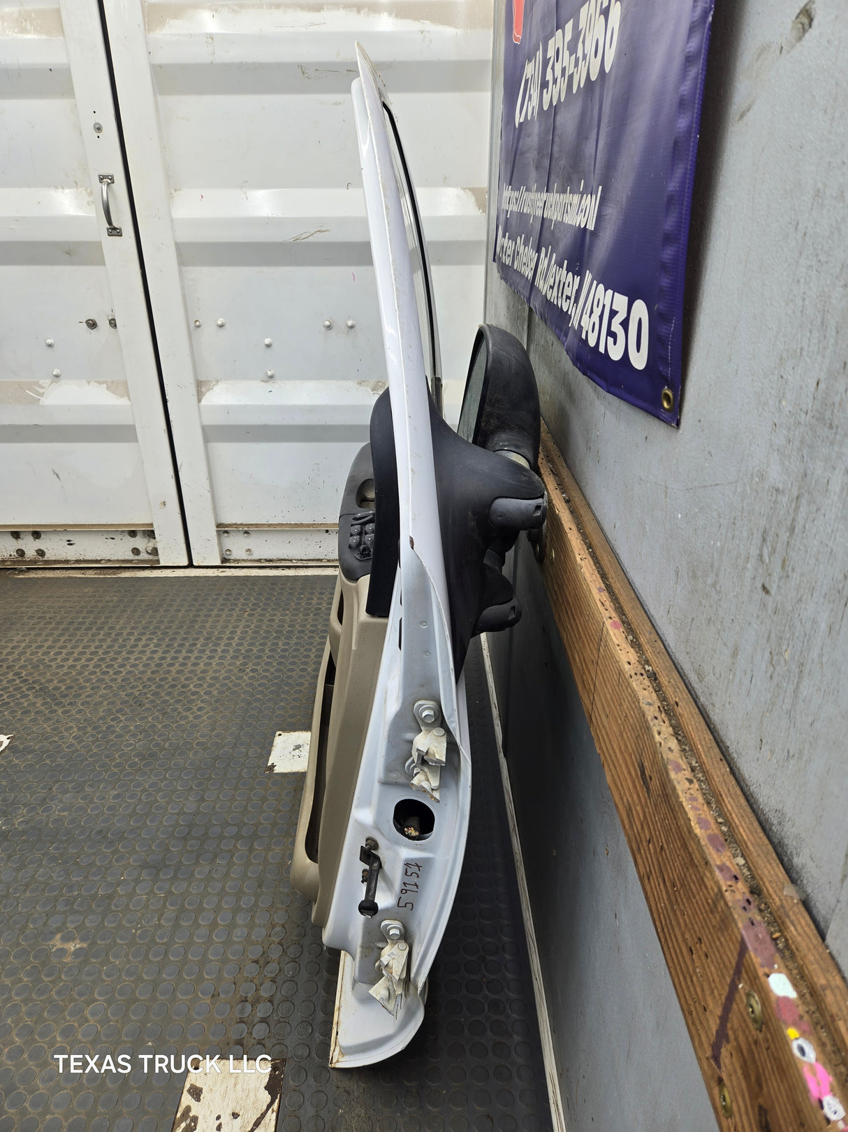 1999-2011 Ford Super Duty LH Driver Side Front Door F250 F350 F450 F550