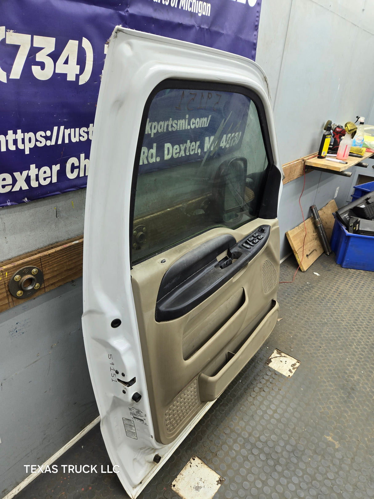 1999-2011 Ford Super Duty LH Driver Side Front Door F250 F350 F450 F550