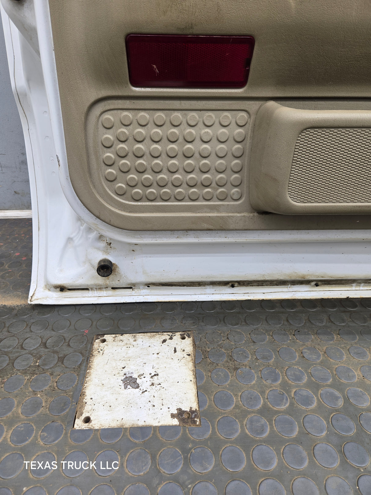 1999-2011 Ford Super Duty LH Driver Side Front Door F250 F350 F450 F550