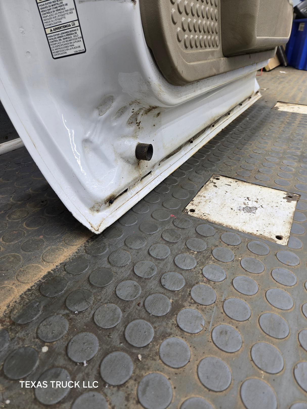 1999-2011 Ford Super Duty LH Driver Side Front Door F250 F350 F450 F550