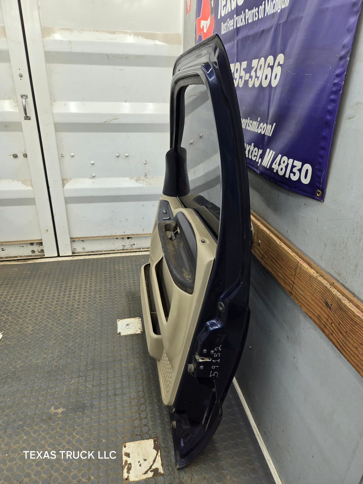1999-2011 Ford Super Duty / Excursion Front Passenger RH Door F250 F350 F450 F550
