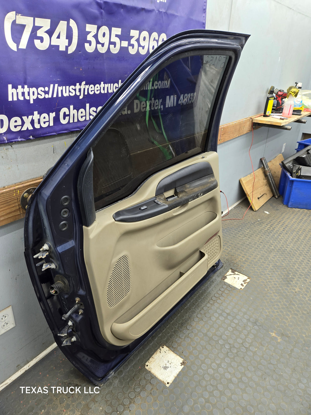 1999-2011 Ford Super Duty / Excursion Front Passenger RH Door F250 F350 F450 F550