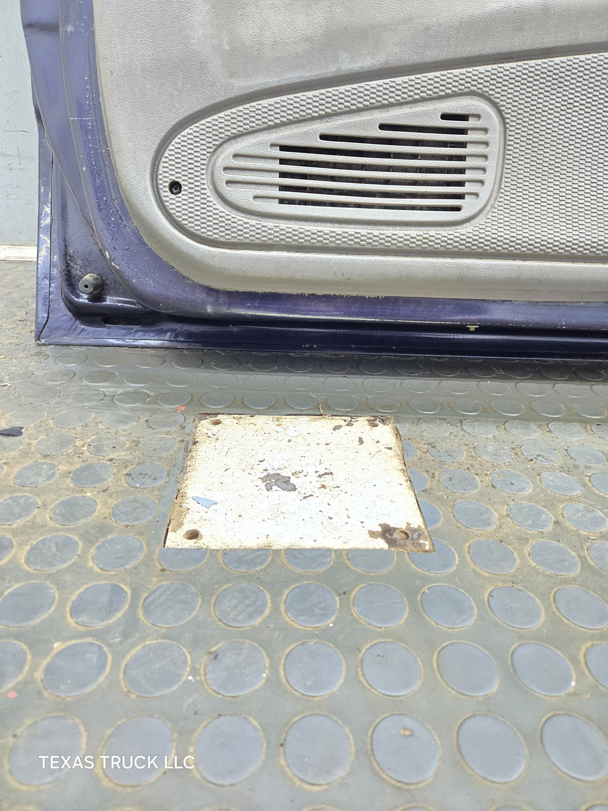 2003-2005 Ford Ranger Driver Side Front Left Hand Door