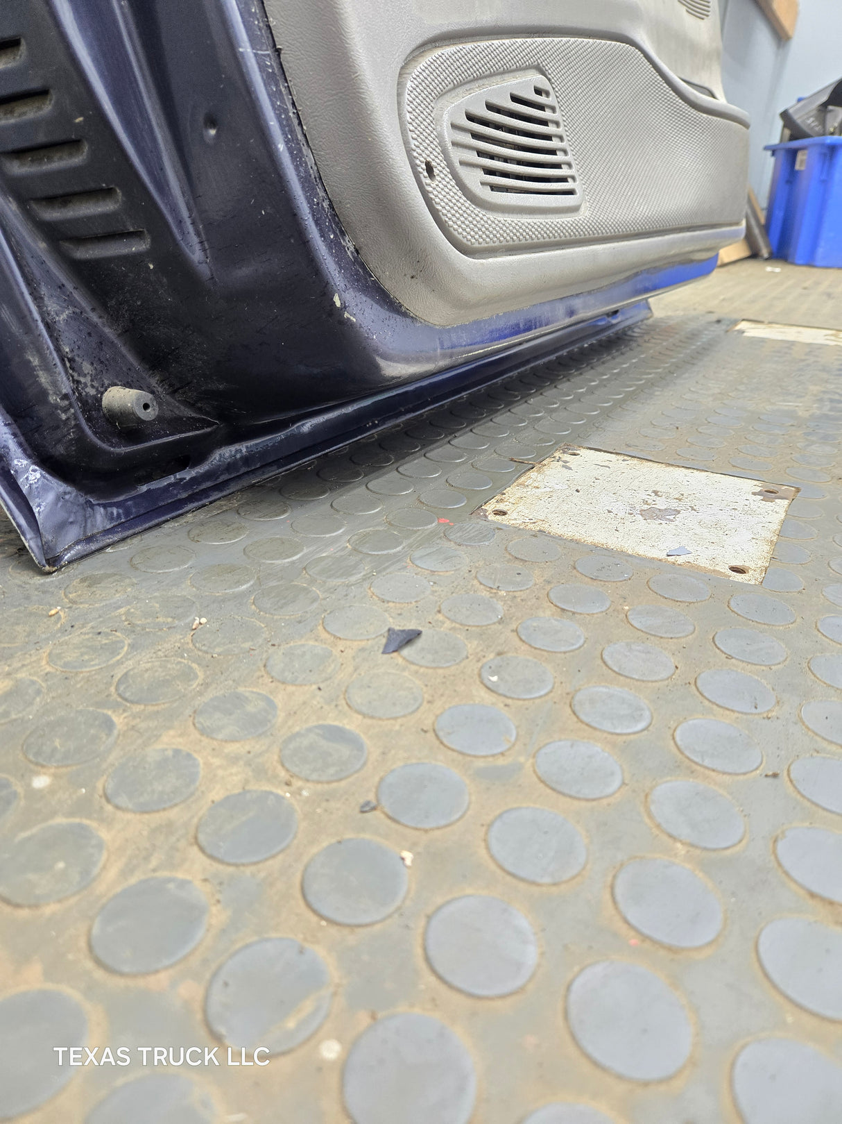 2003-2005 Ford Ranger Driver Side Front Left Hand Door