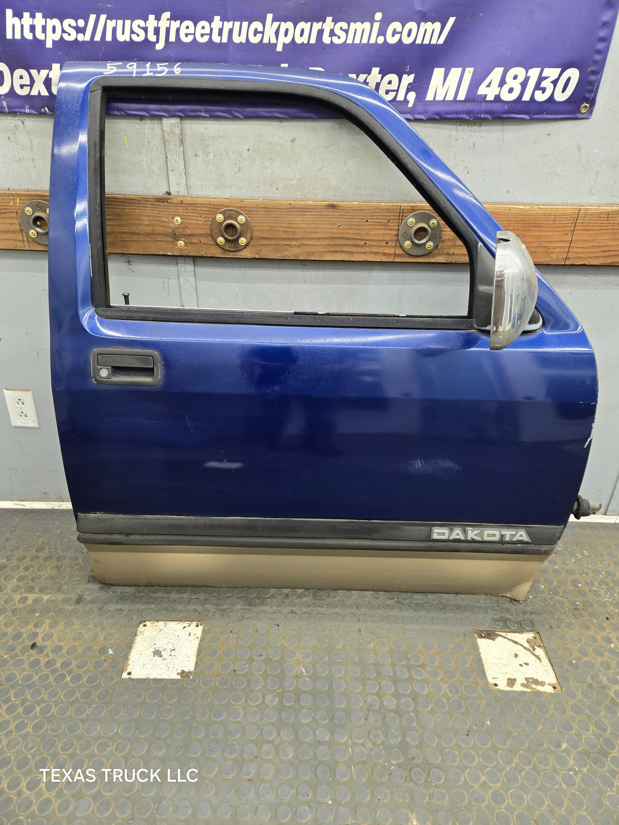 1992-1996 Dodge Dakota RH Passenger Side Front Door