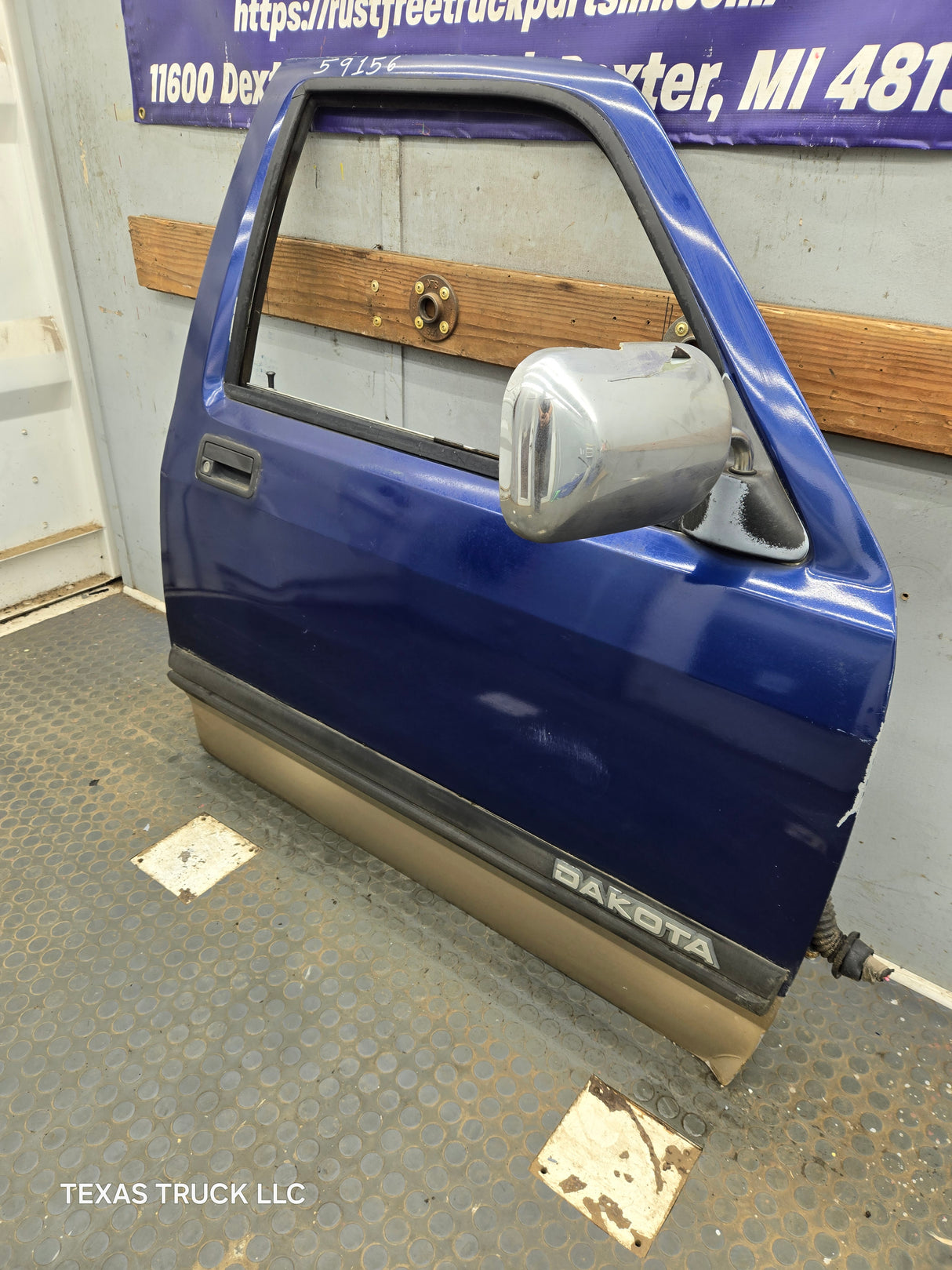 1992-1996 Dodge Dakota RH Passenger Side Front Door