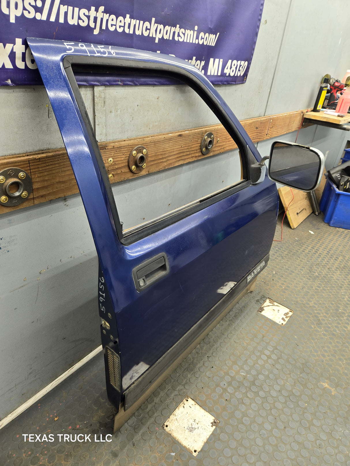 1992-1996 Dodge Dakota RH Passenger Side Front Door