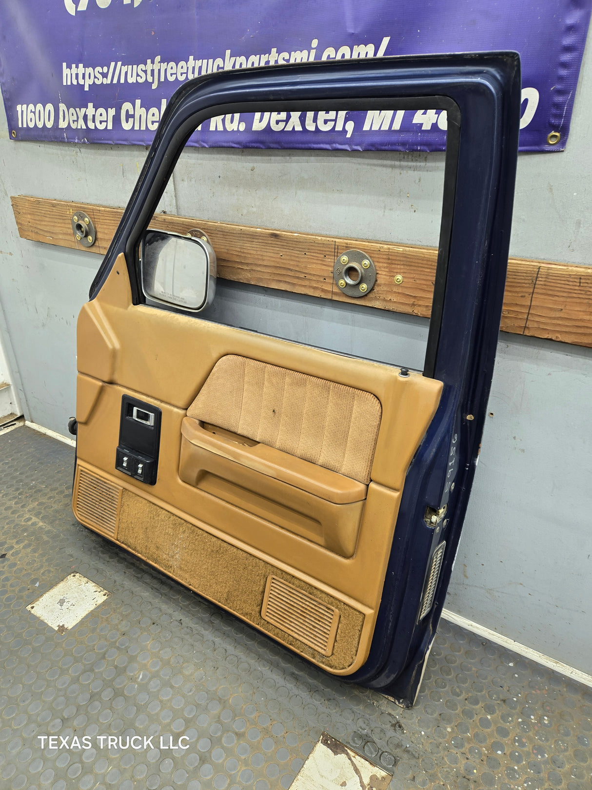 1992-1996 Dodge Dakota RH Passenger Side Front Door