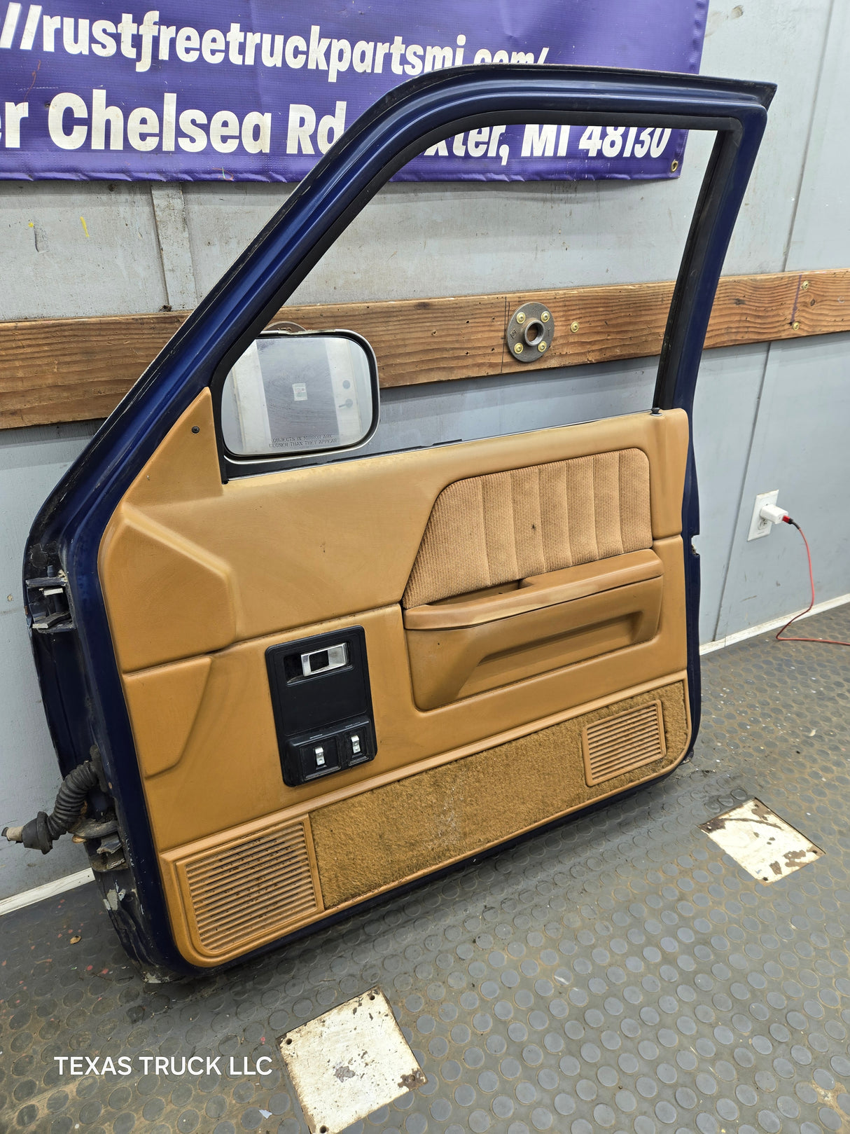 1992-1996 Dodge Dakota RH Passenger Side Front Door