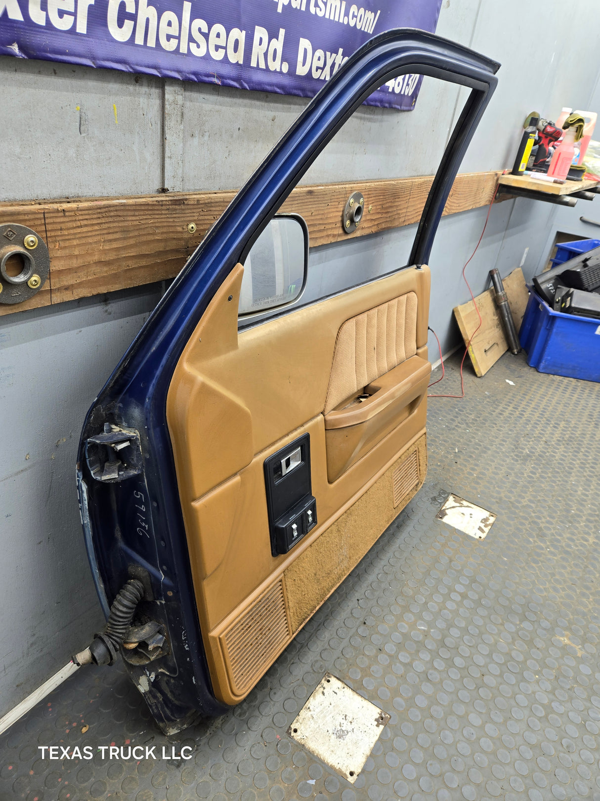 1992-1996 Dodge Dakota RH Passenger Side Front Door