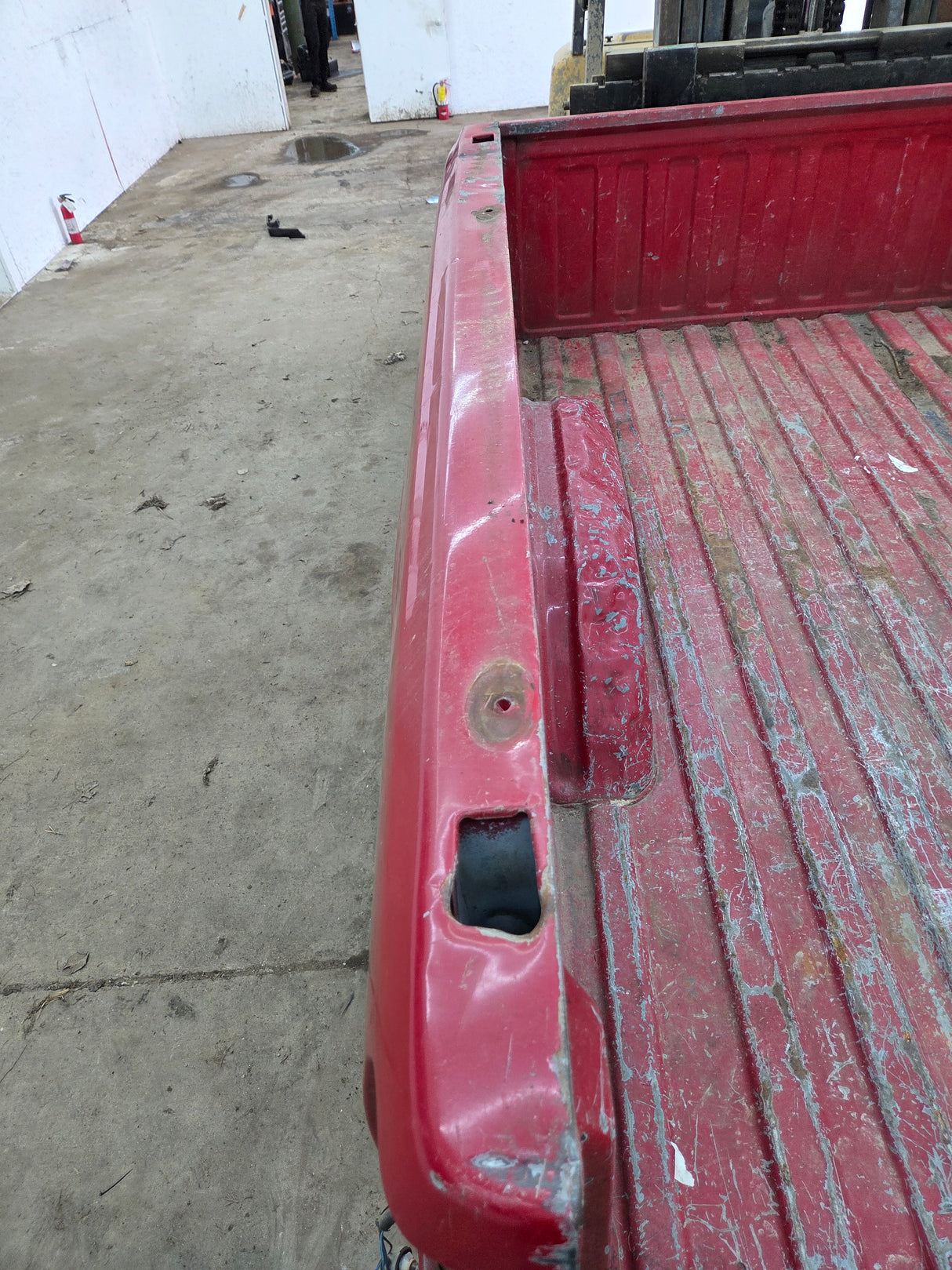 1999-2007 Chevrolet Silverado / GMC Sierra 1500 2500HD 3500HD 6' 6" Short Truck Bed