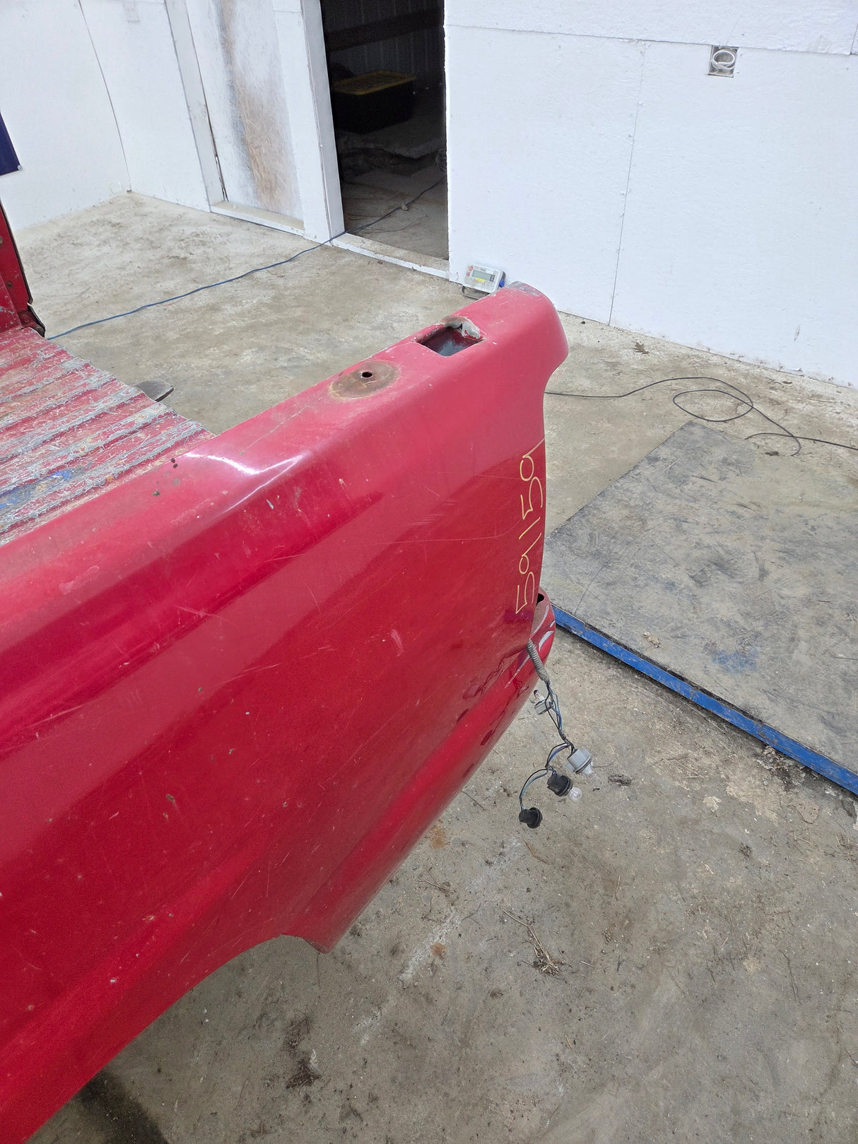 1999-2007 Chevrolet Silverado / GMC Sierra 1500 2500HD 3500HD 6' 6" Short Truck Bed